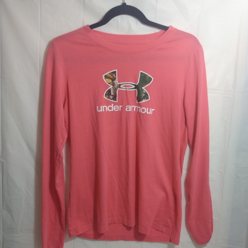 Under armour pink and camaflouge fitted t-shirt